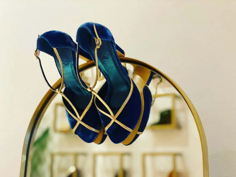 MODELO CERDEÑA TERCIOPELO AZUL